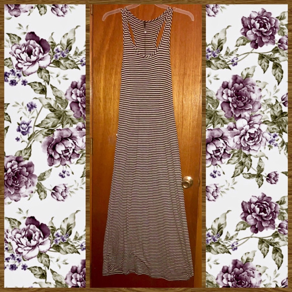Black & White Maxi Dress - Size Medium